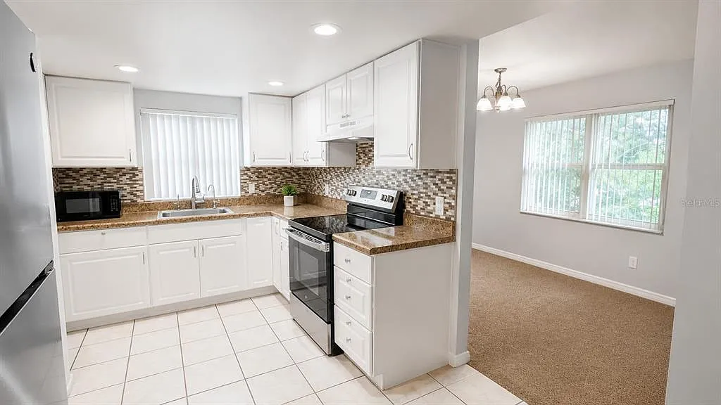 2 bed, 2.0 bath, 905 sqft, $1,325 — Photo 3