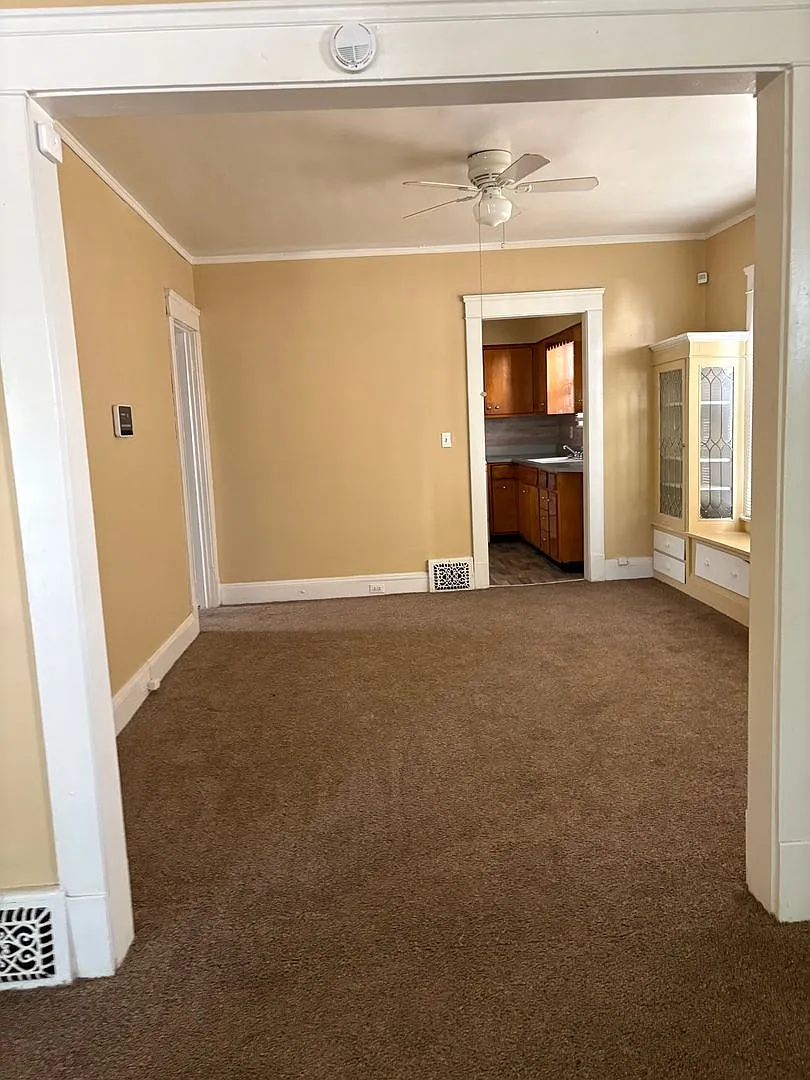 9118 Yale Ave — Photo 3