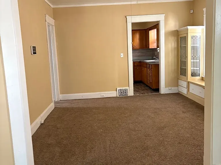9118 Yale Ave — Photo 3