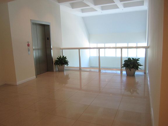 5th image of 120 Lakeview Dr APT 306