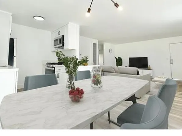 239 S Harvard Blvd APT 8, Los Angeles, CA 90004