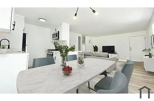 239 S Harvard Blvd #8 Photo 1