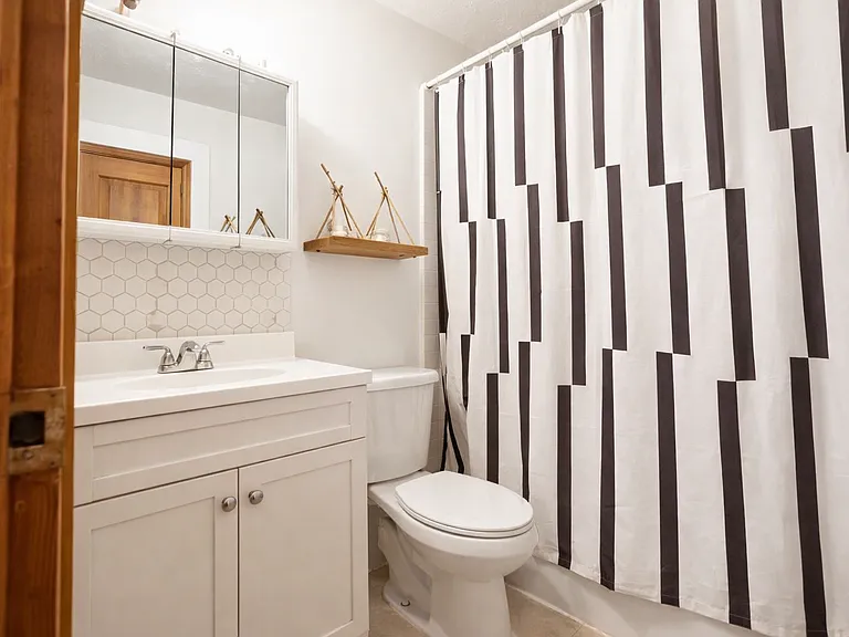 121 Centre St #2 — Photo 7
