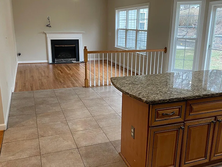 210 Earhart Ct — Photo 6