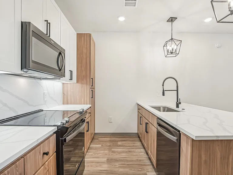 The Maddox Luxury Apartments — Photo 61