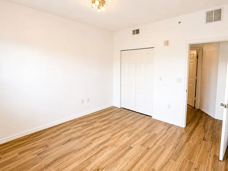 1064 N Tamiami Trl #1325 — Photo 20