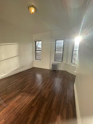 Rented by City Express Realty & Management Corp | media 1