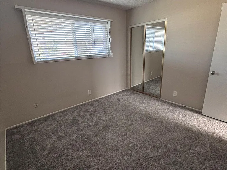 2447 Grove Ave — Photo 6