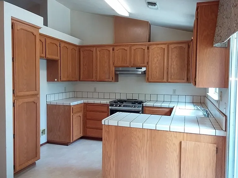 604 Alamine Dr — Photo 5