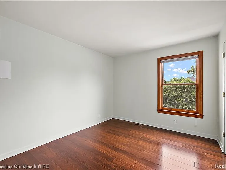 2635 Dorchester Rd — Photo 21