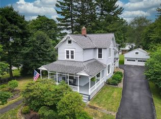 369 Bell St, Chagrin Falls, OH