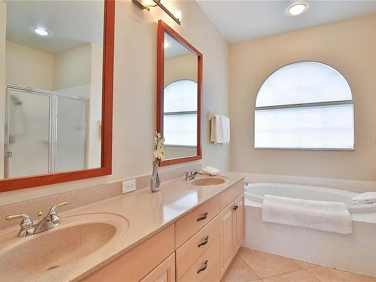 8920 Grey Oaks Ave — Photo 18