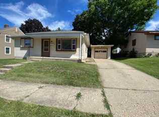 1233 S State Ave, Freeport, IL 61032