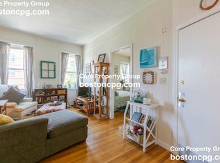 392 Commercial St #3R, Boston, MA 02109