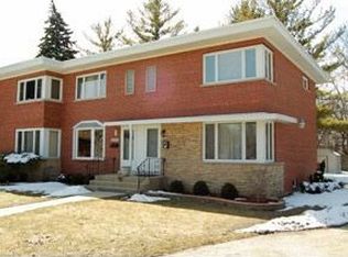 1161 Waukegan Rd, Deerfield, IL 60015