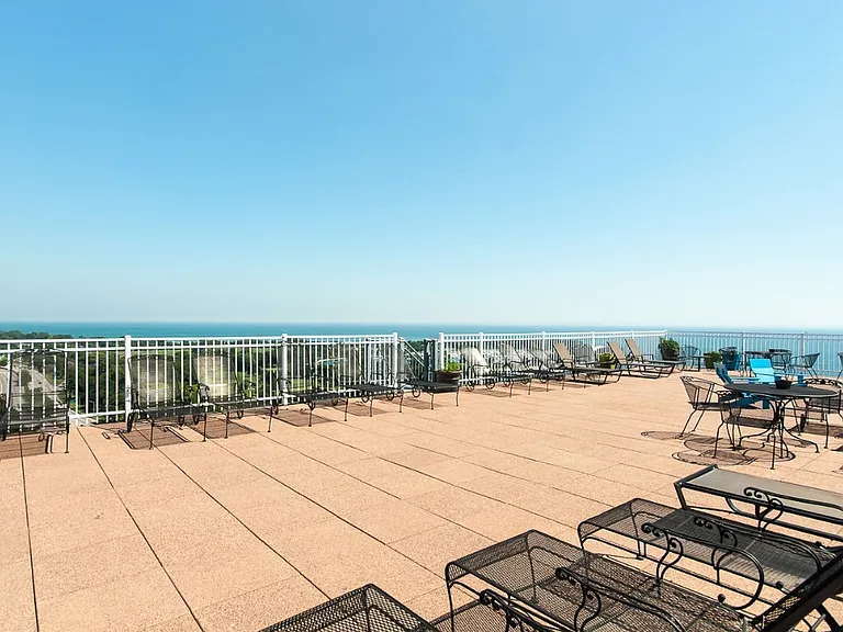 4100 N. Marine Dr. — Photo 8