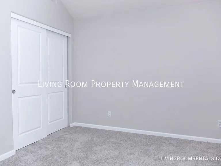 1142 SW 162nd Ave — Photo 10