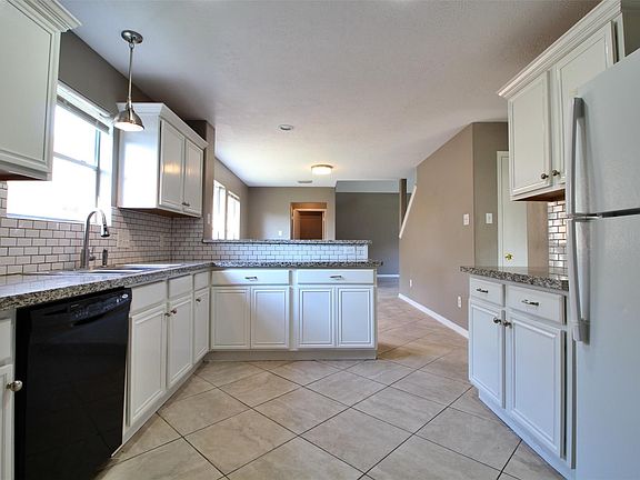 5th image of 6803 Highwind Bend Ln