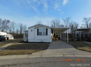 206 Pinewood Cir, Lima, OH 45804