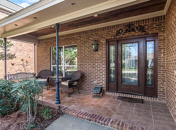 Large Porch with Leaded Door