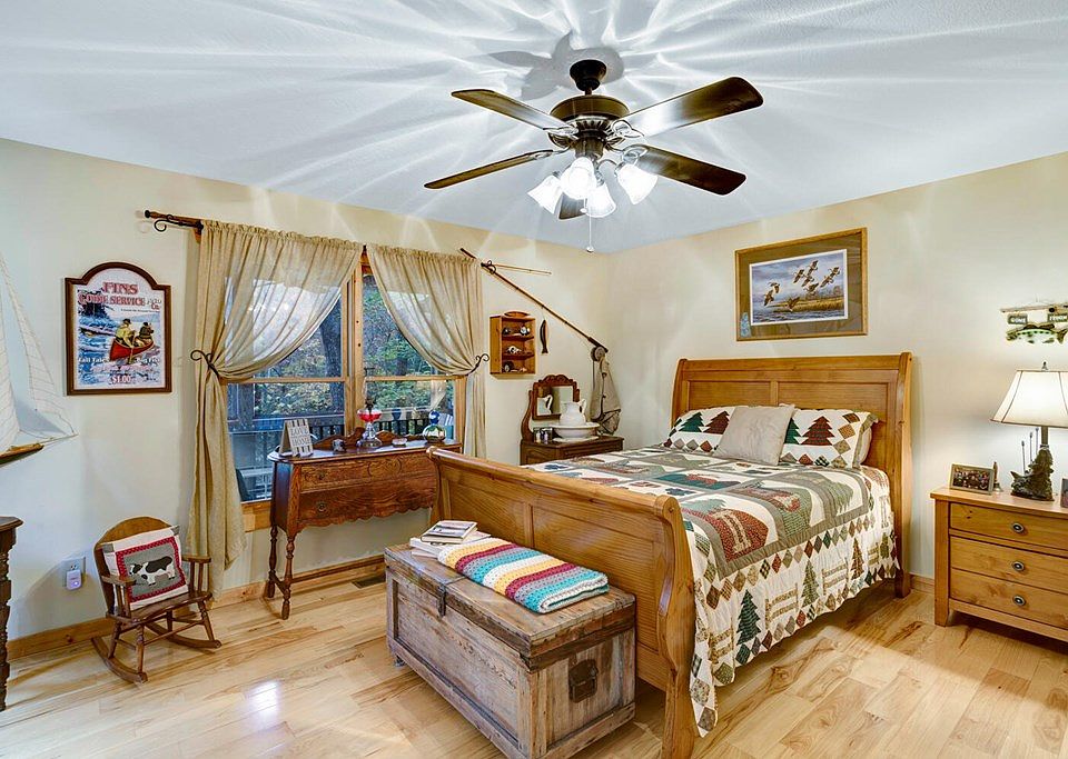 19th image of 58 Morley Dr