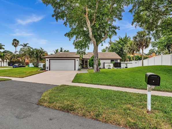 4201 NW 73rd Avenue, Lauderhill, FL 33319