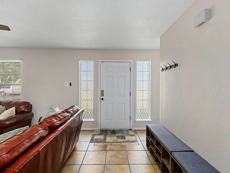 7306 Park Trl W — Photo 3