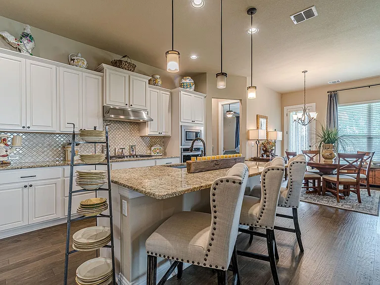115 Laughing Pear Cv — Photo 15