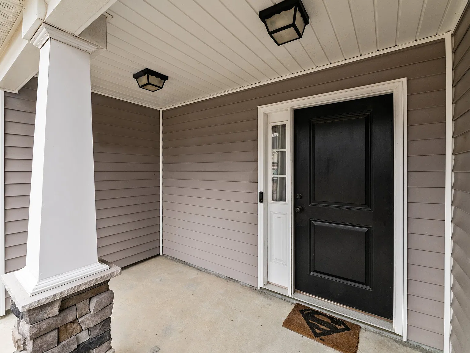 211 Lynden Lane - 1 — Photo 3