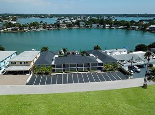 2207 Bay Blvd APT 102, Indian Rocks Beach, FL 33785