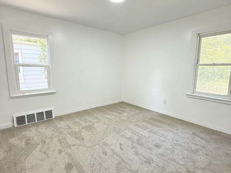 11715 Minock St — Photo 7
