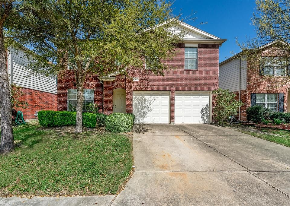 1st image of 17422 Hoover Gardens Dr