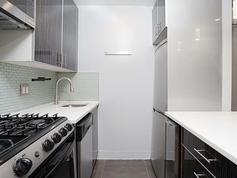 1804 3rd Ave #1 — Photo 5