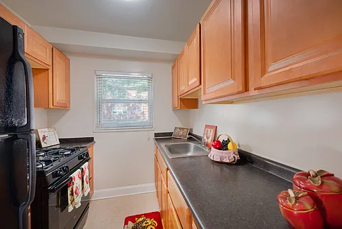 Springfield Gardens Photo 1