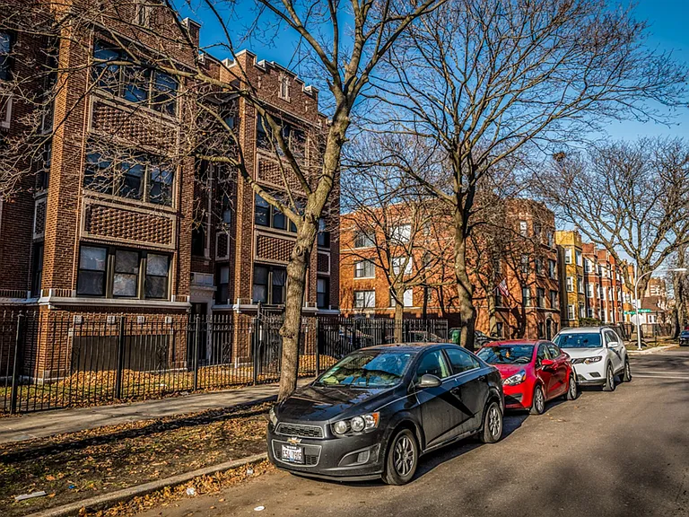 8000 S Drexel — Photo 15