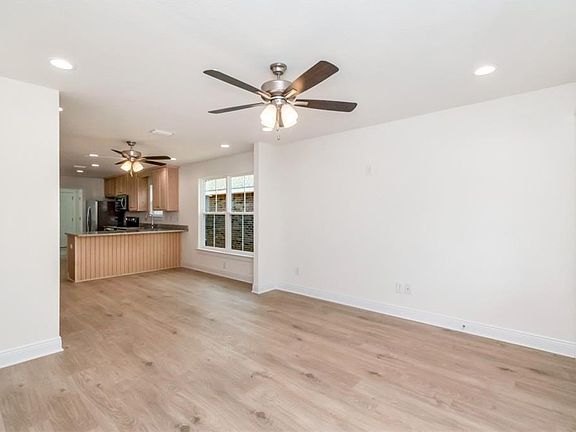 3rd image of 1829 Woodcock Pl