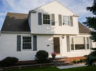 29508 Woodway Dr, Wickliffe, OH 44092