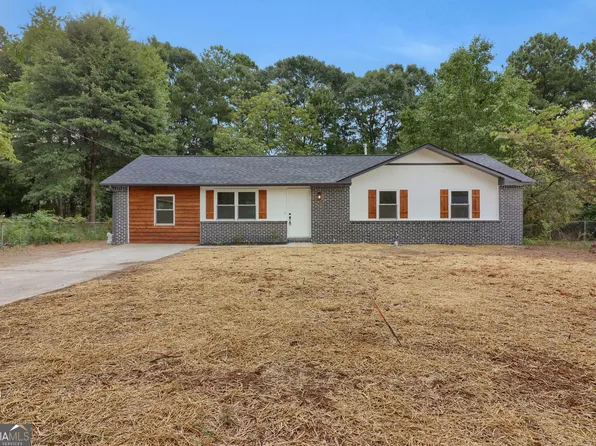 8824 E Bourne Dr, Jonesboro, GA 30238