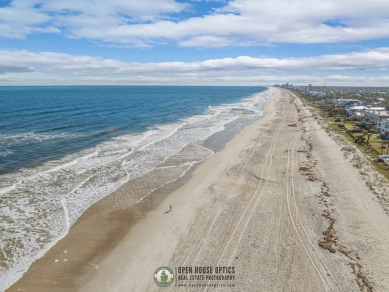 1766 Beach Ave — Photo 87