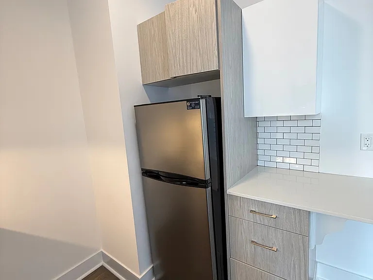 11 Queensberry St #32L — Photo 4