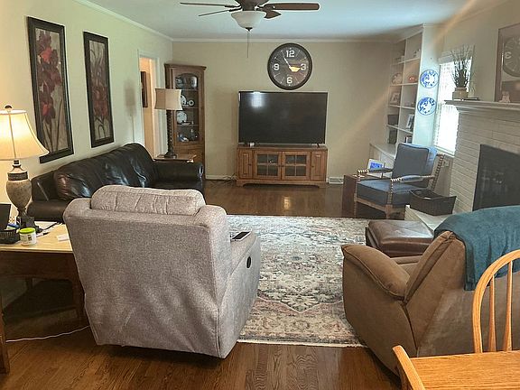 2nd image of 3431 Ashlawn Dr