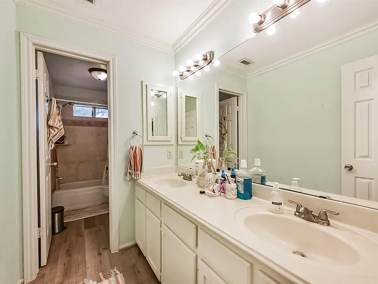 1306 N Gabriel River Cir — Photo 37