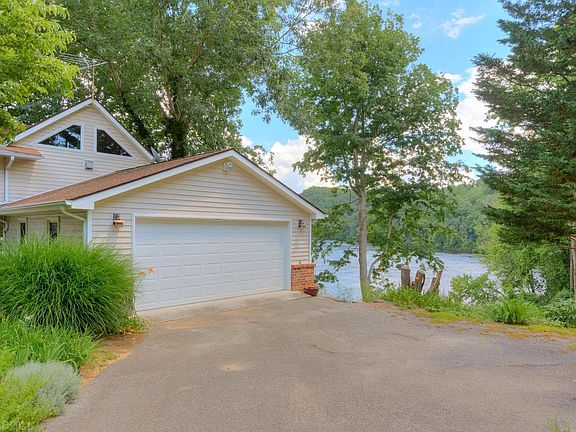 5th image of 6890 River Front Dr