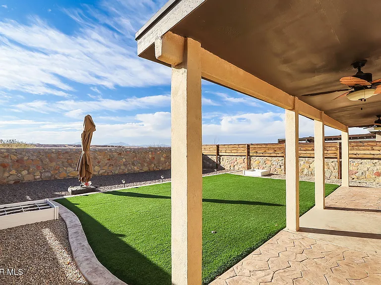 3921 Desert Dunes Dr — Photo 39