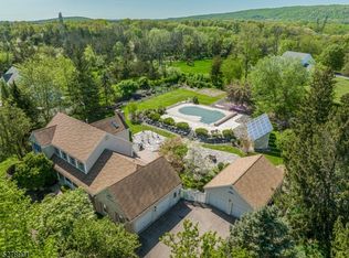 16 Brier Rd, Whitehouse Station, NJ 08889