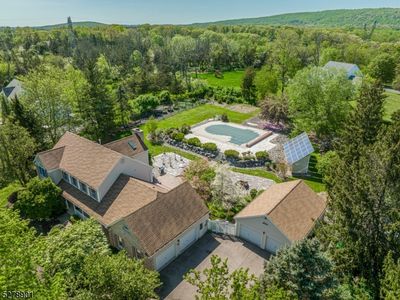 16 Brier Rd, Whitehouse Station, NJ, 08889