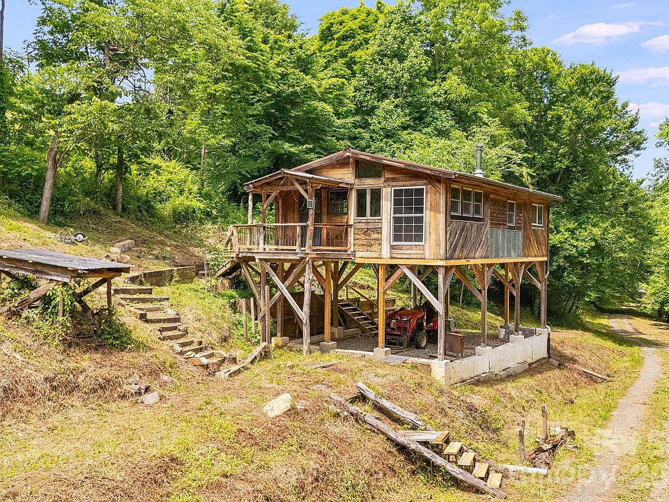 1st image of 224 Allen Dr