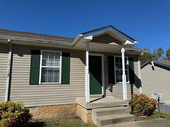 2nd image of 918 1/2 Kingsbury Dr APT B