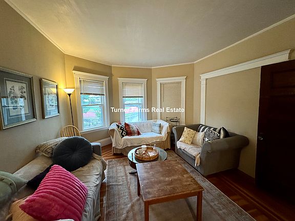 2nd image of 195 College Ave #2