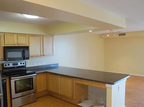 16400 N Park Dr #518, Southfield, MI 48075